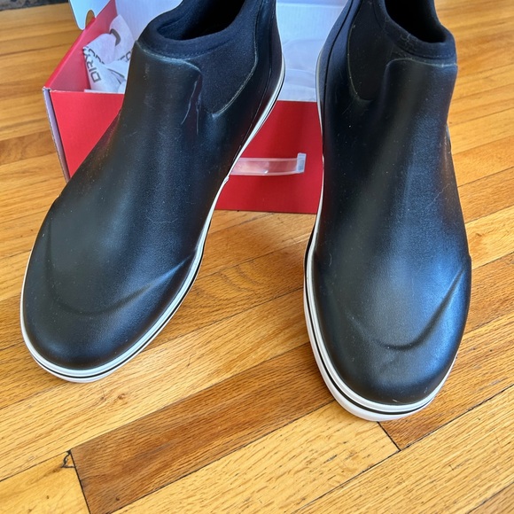 Size 12 rain shoes - Picture 3 of 4